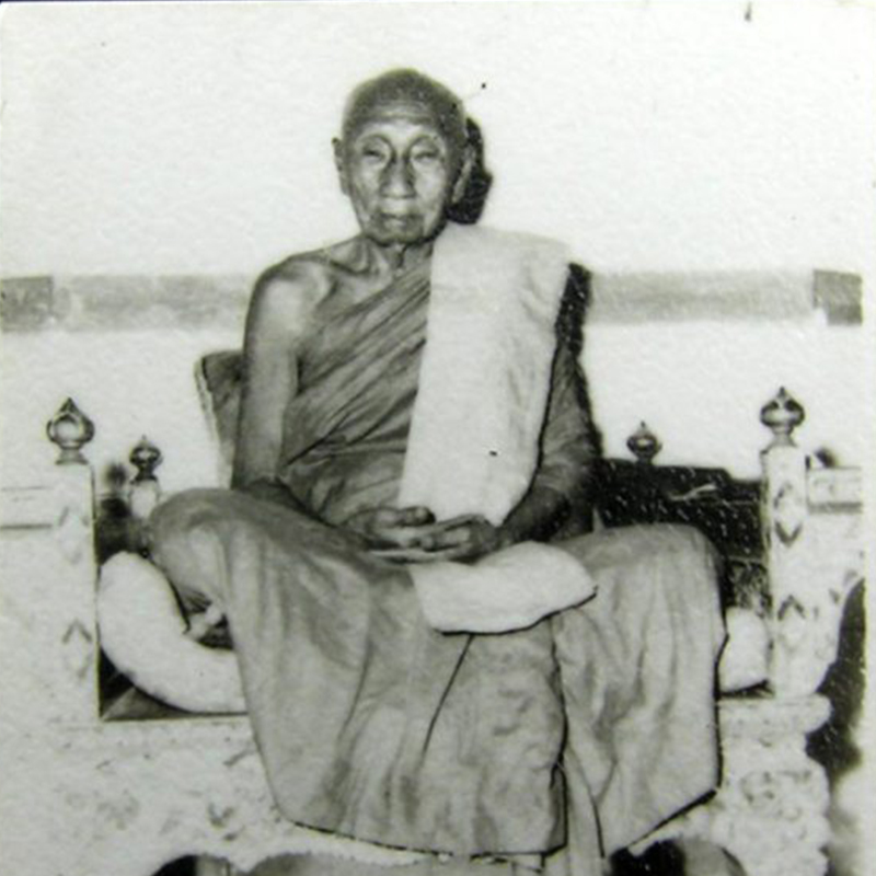 Luang Pu Thab Amulets