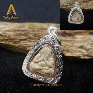 Phra Pidta – Phật Bịt Mắt – (Phiên bản siêu nhỏ) – Luang Pu See – B.E 2517