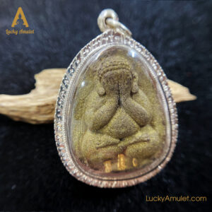Phra Pidta – Phật Bịt Mắt – Luang Phor Koon – 3 Takrut vàng – Wat Ban Rai – 2542 B.E (1999)